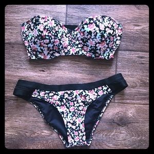 Volcom Mesh bikini..